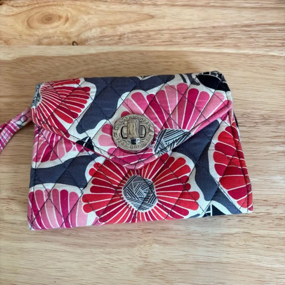 Vera‎ Bradley Floral Wristlet